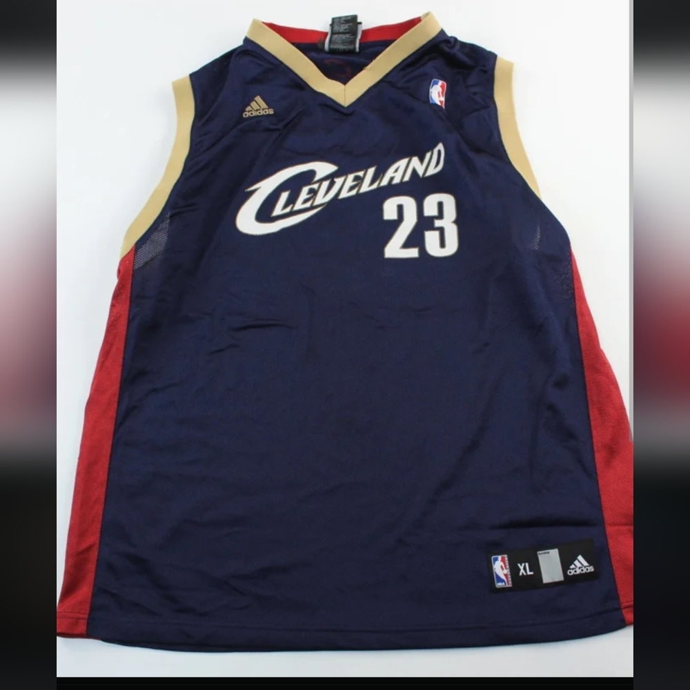 LeBron James boys XL jersey